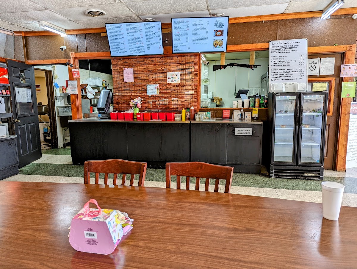 Chilos Taqueria - Photo 6