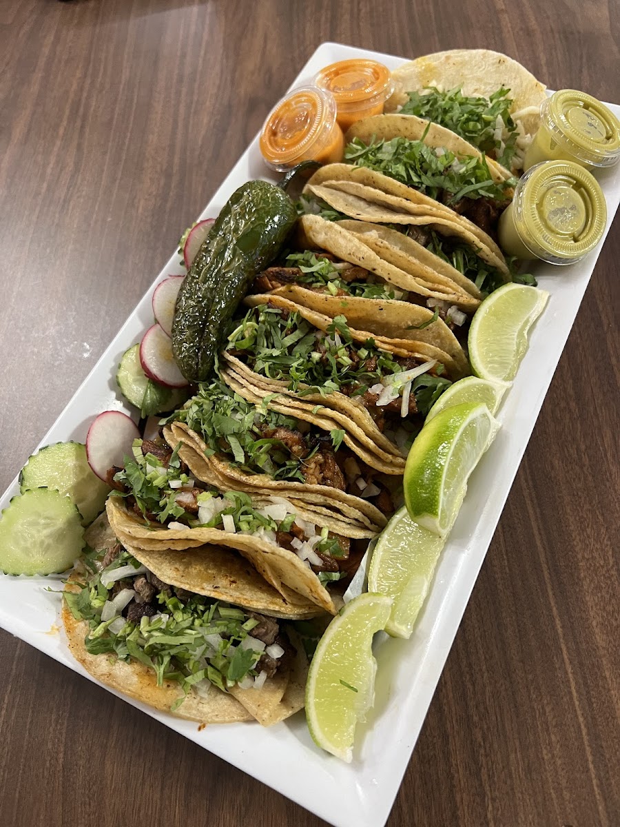 Chilos Taqueria - Photo 7