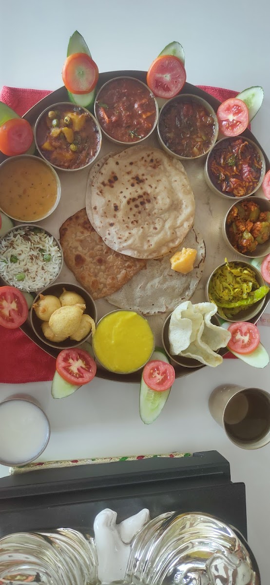 Krishna sudama restaurant - Photo 4