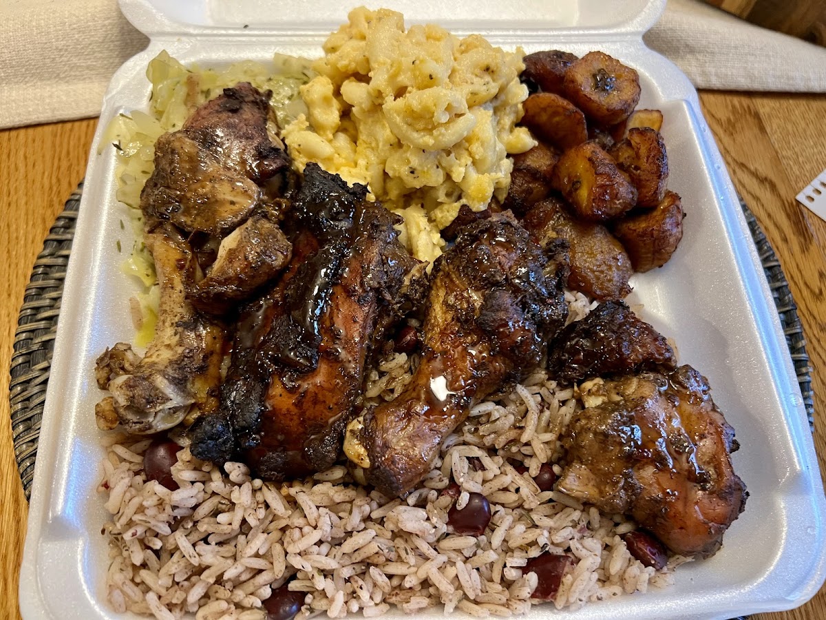 B&L Caribbean Restaurant - Photo 3