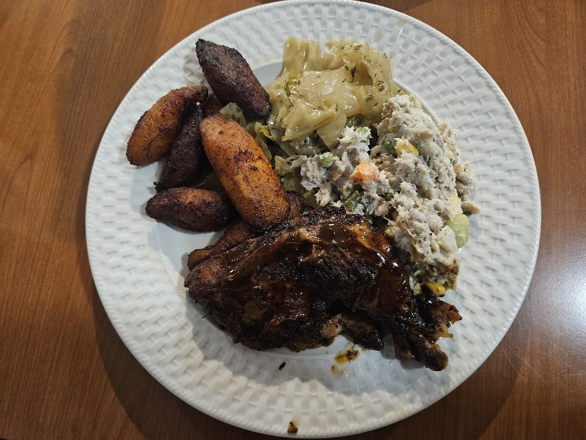 B&L Caribbean Restaurant - Photo 4