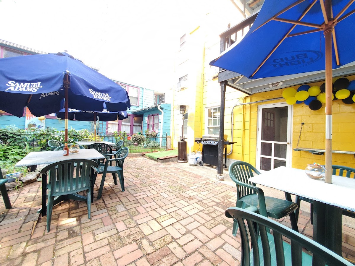 B&L Caribbean Restaurant - Photo 7