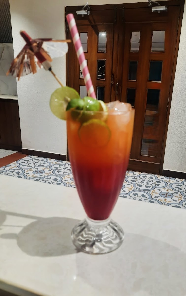 Singh’s Veg Restaurant - Photo 5