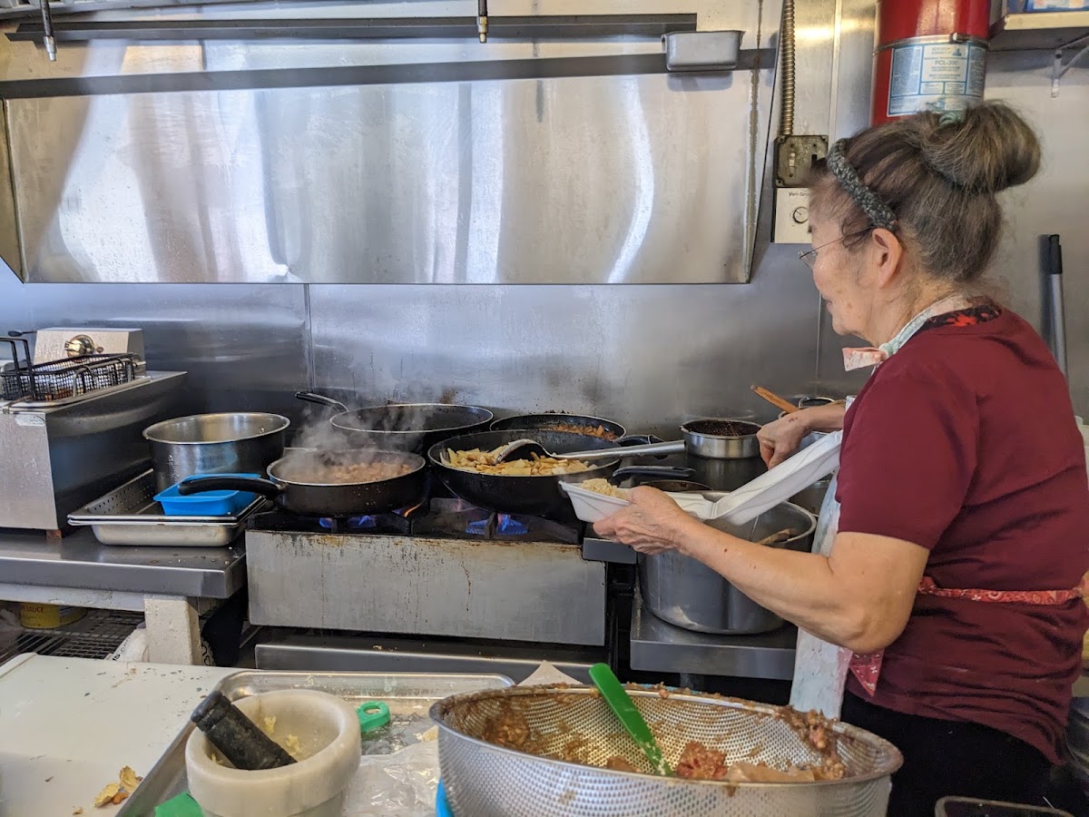 Miss Betty's Magic Wok - Photo 2