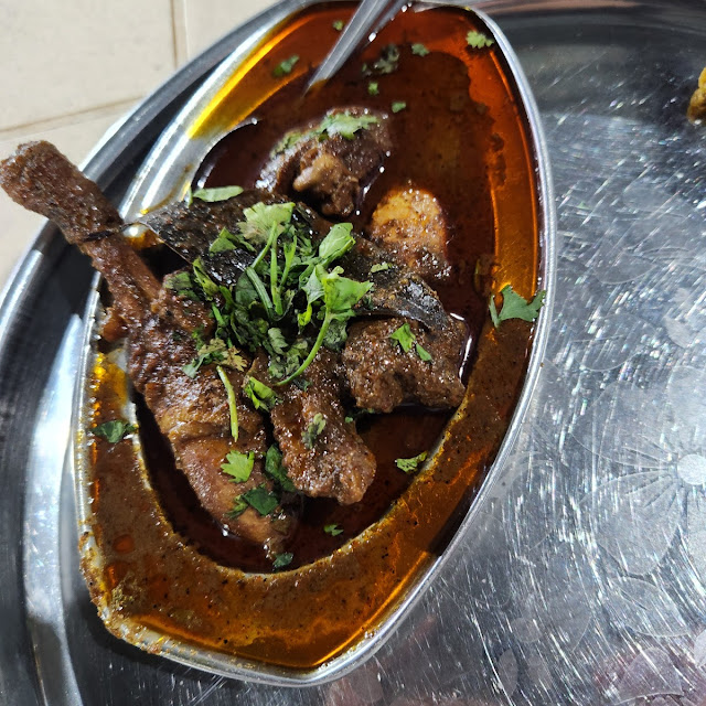 अस्सल गावरान कोंबड