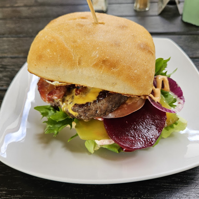 Rhubarb Kiwi Burger