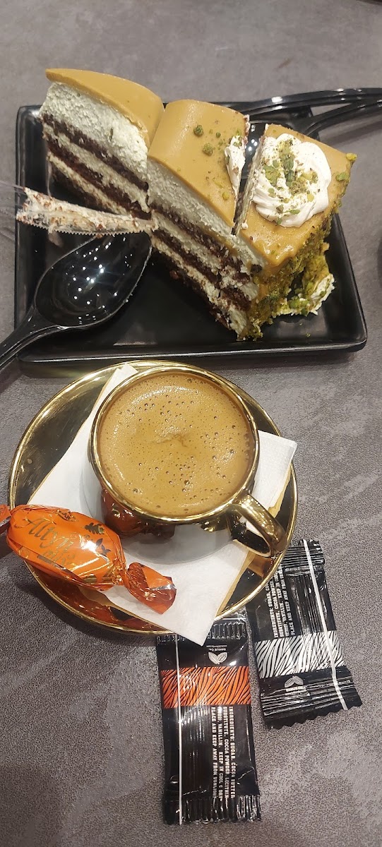 Bun Al-Bairuty Cafe - Photo 4