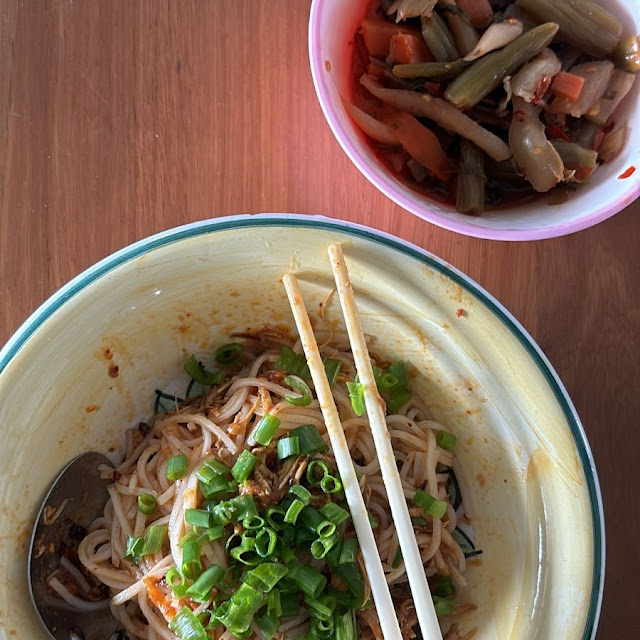 Shan Traditional Noodle with Sour Salad