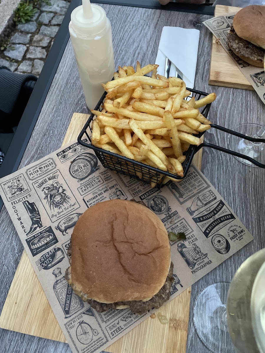 LOCA SmashBurger - Photo 6