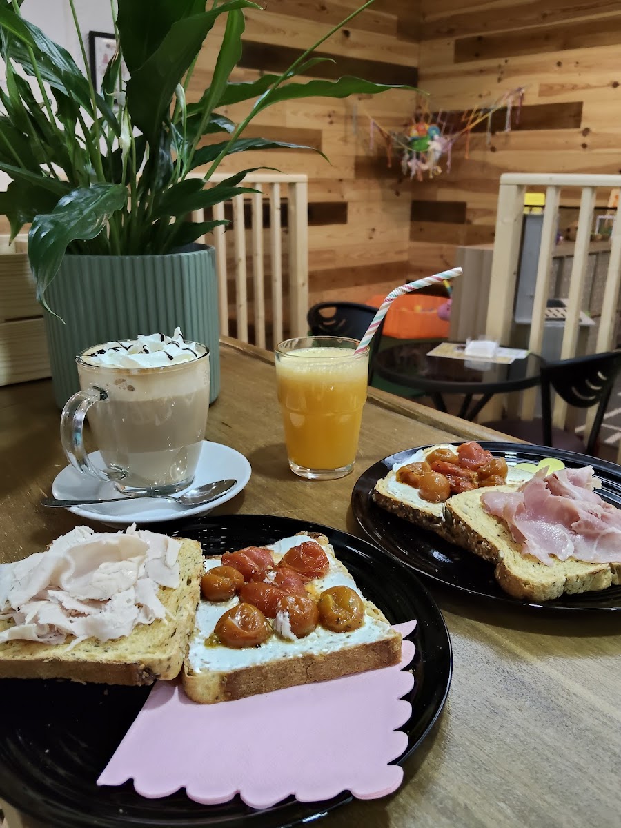 La Tribu Coffee & Play - Photo 7