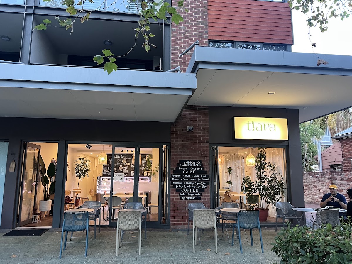 Tiara Dessert Cafe