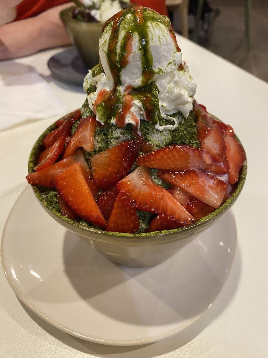 Tiara Dessert Cafe - Photo 5