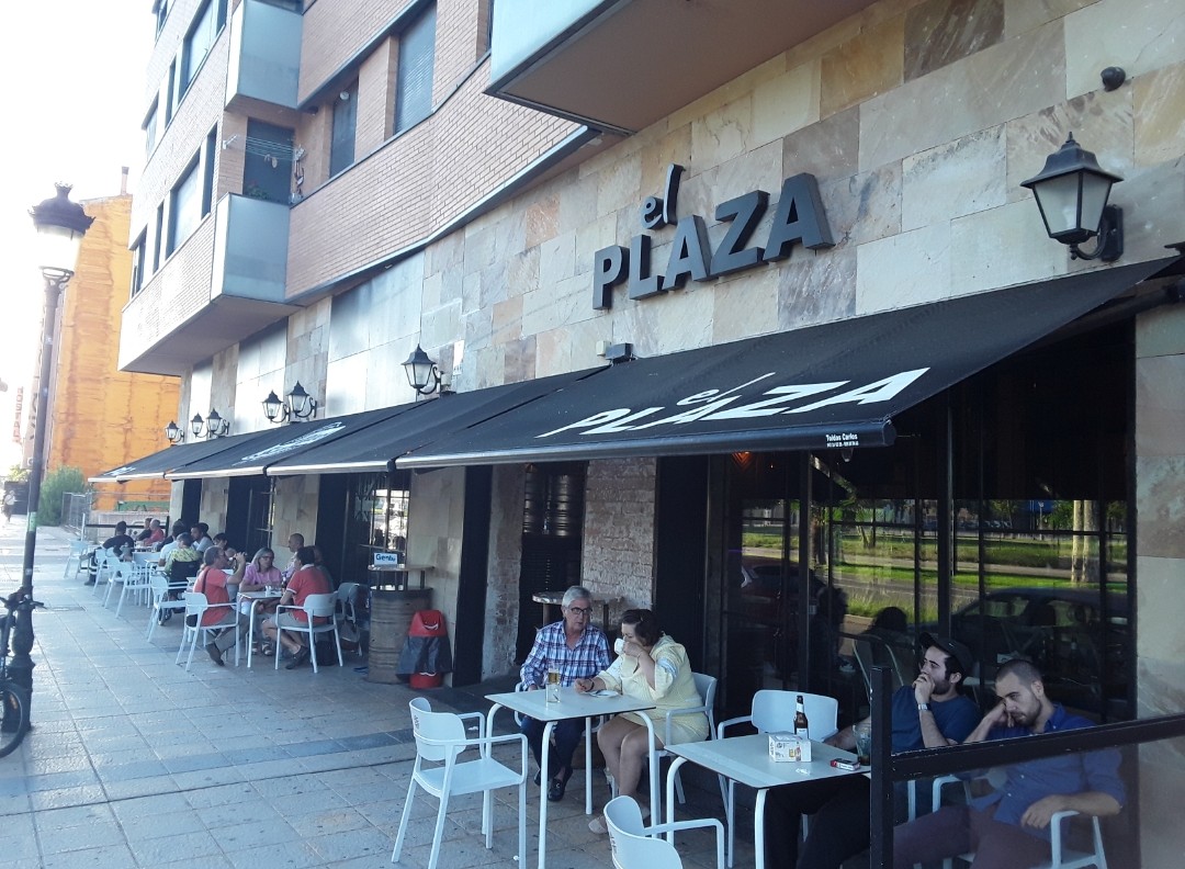 El Plaza de Burgos - Photo 5