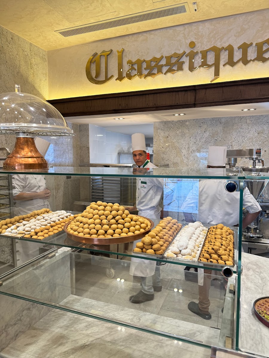 Classique Patisserie - Photo 5