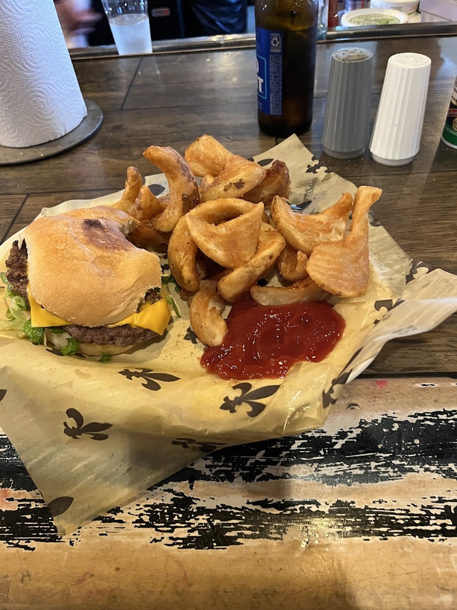 Old Bastard's Bar and Grill - Photo 3