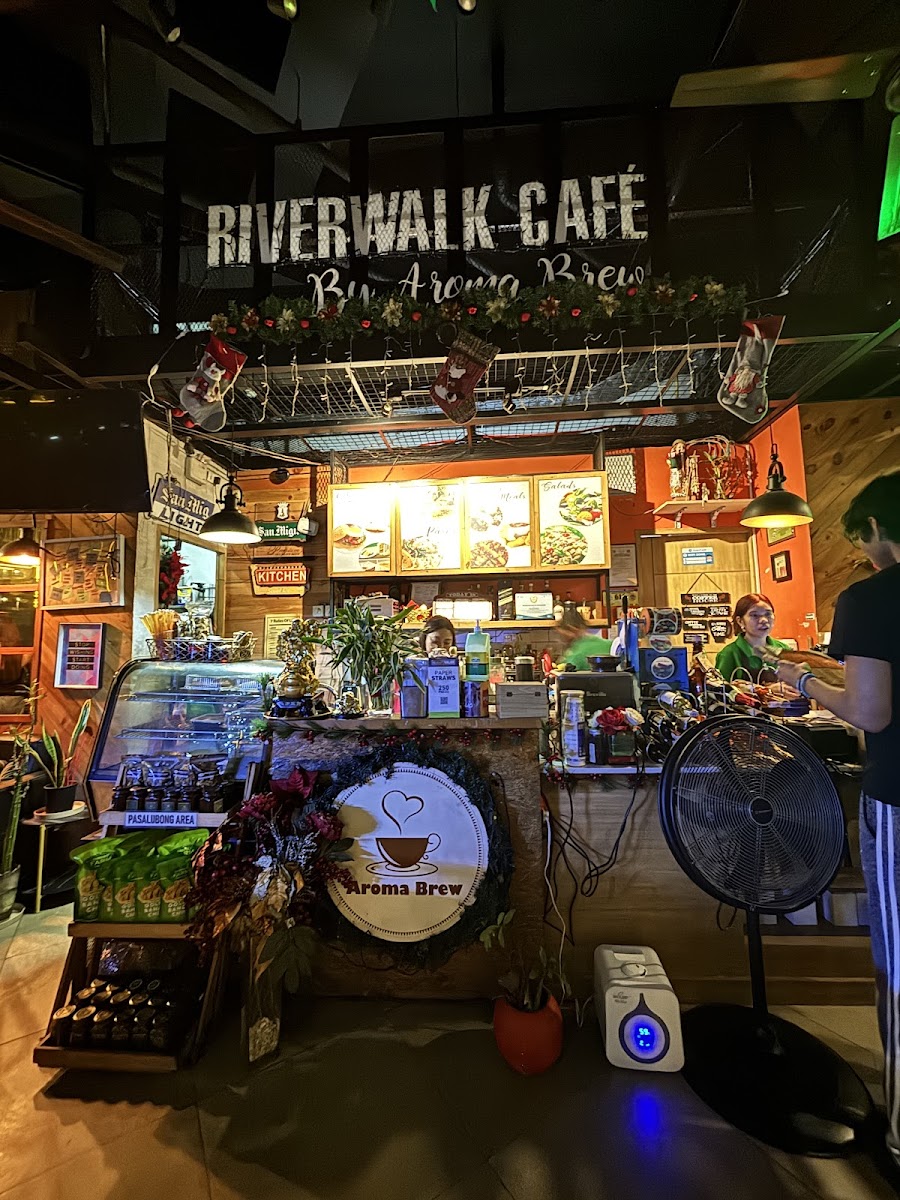 Riverwalk Cafe - Photo 3