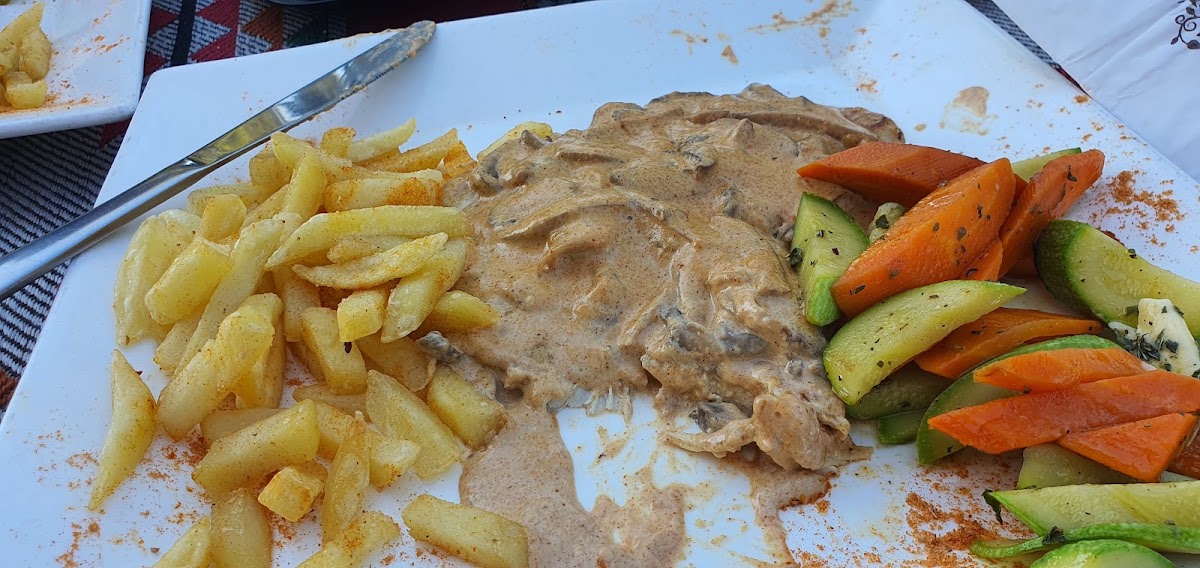 Resturant and cafe' castle view ( مطعم وكافيه اطلالة القلعة ) - Photo 4