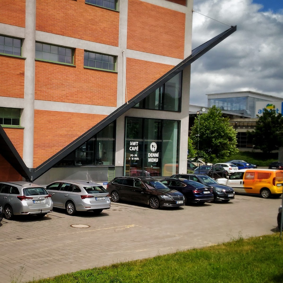 NWT Café - Photo 2