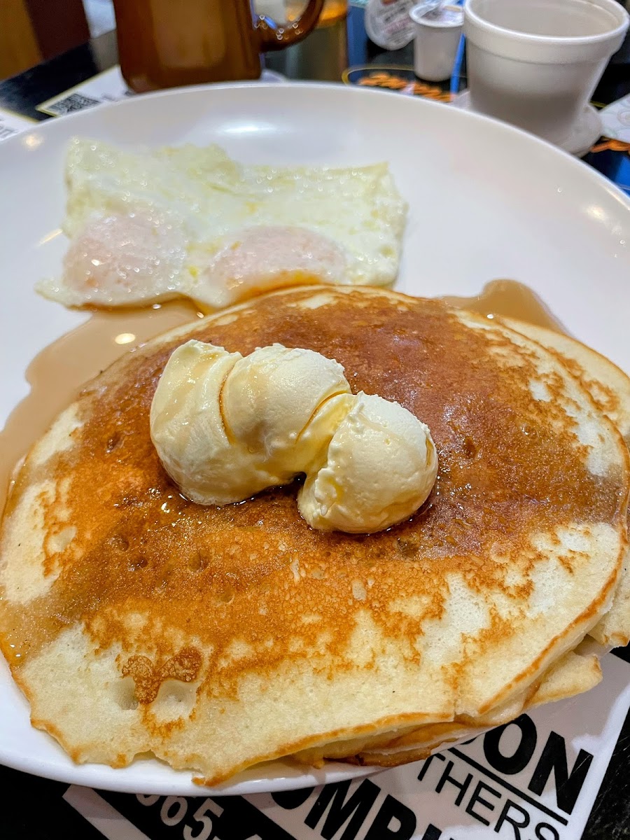 Midland Restaurant - Photo 4