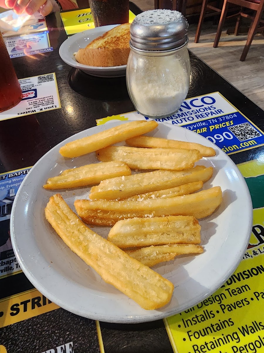 Midland Restaurant - Photo 7