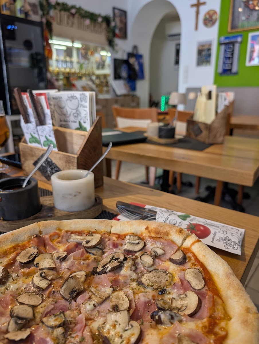 Pizzeria Da Paolo - Photo 3