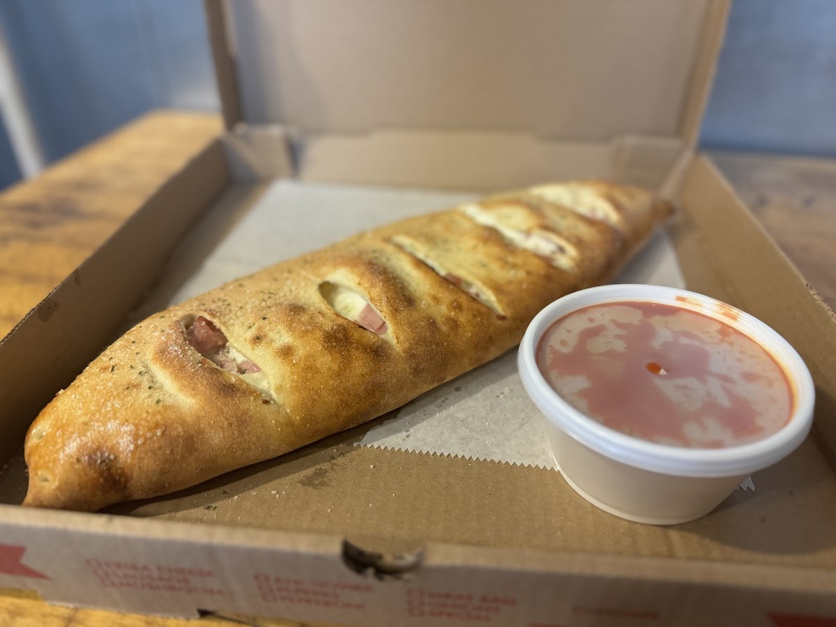 Carruso’z Pizza Shop - Photo 4