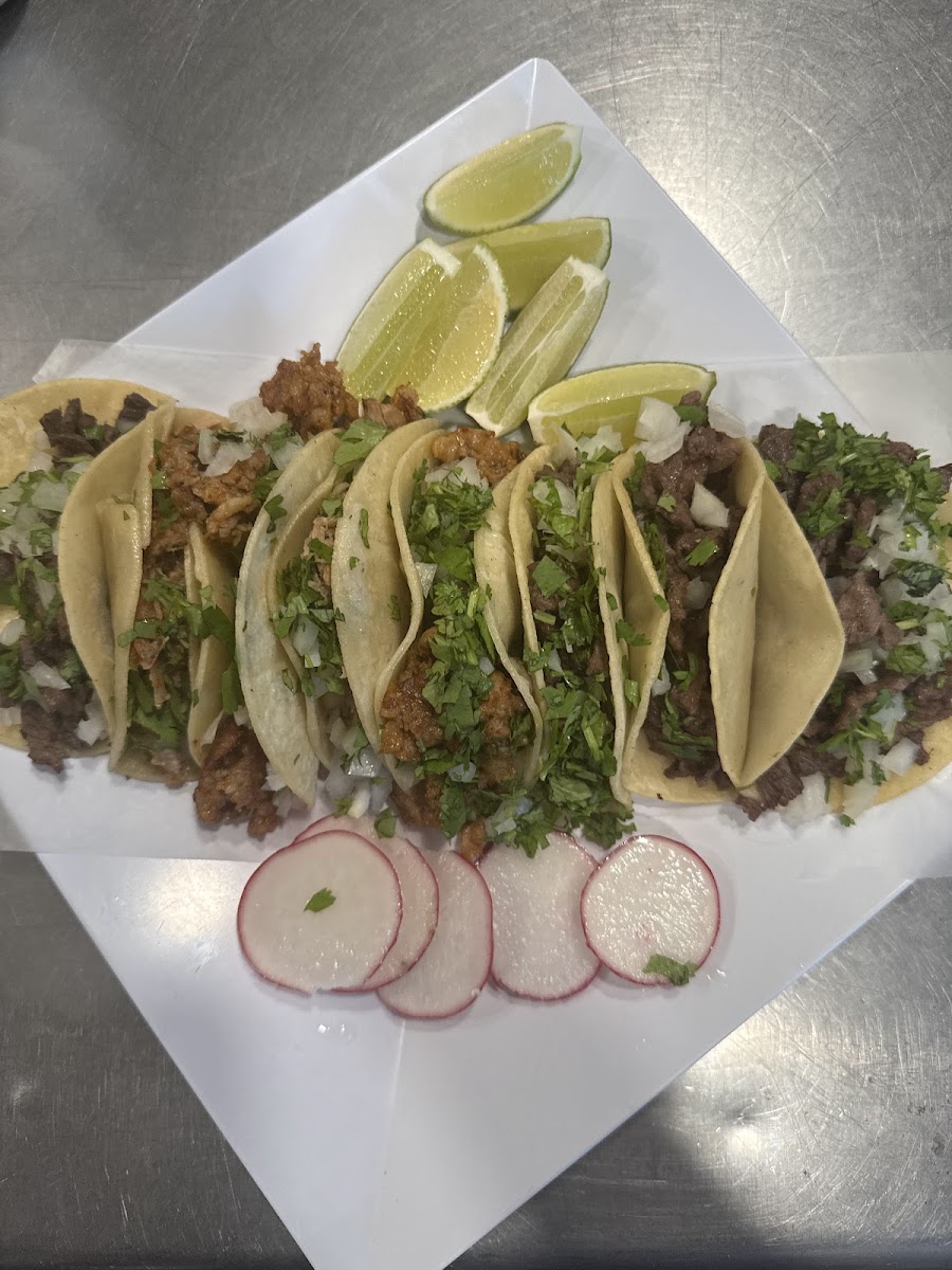 Luna Azul Mexican Kitchen - Photo 4