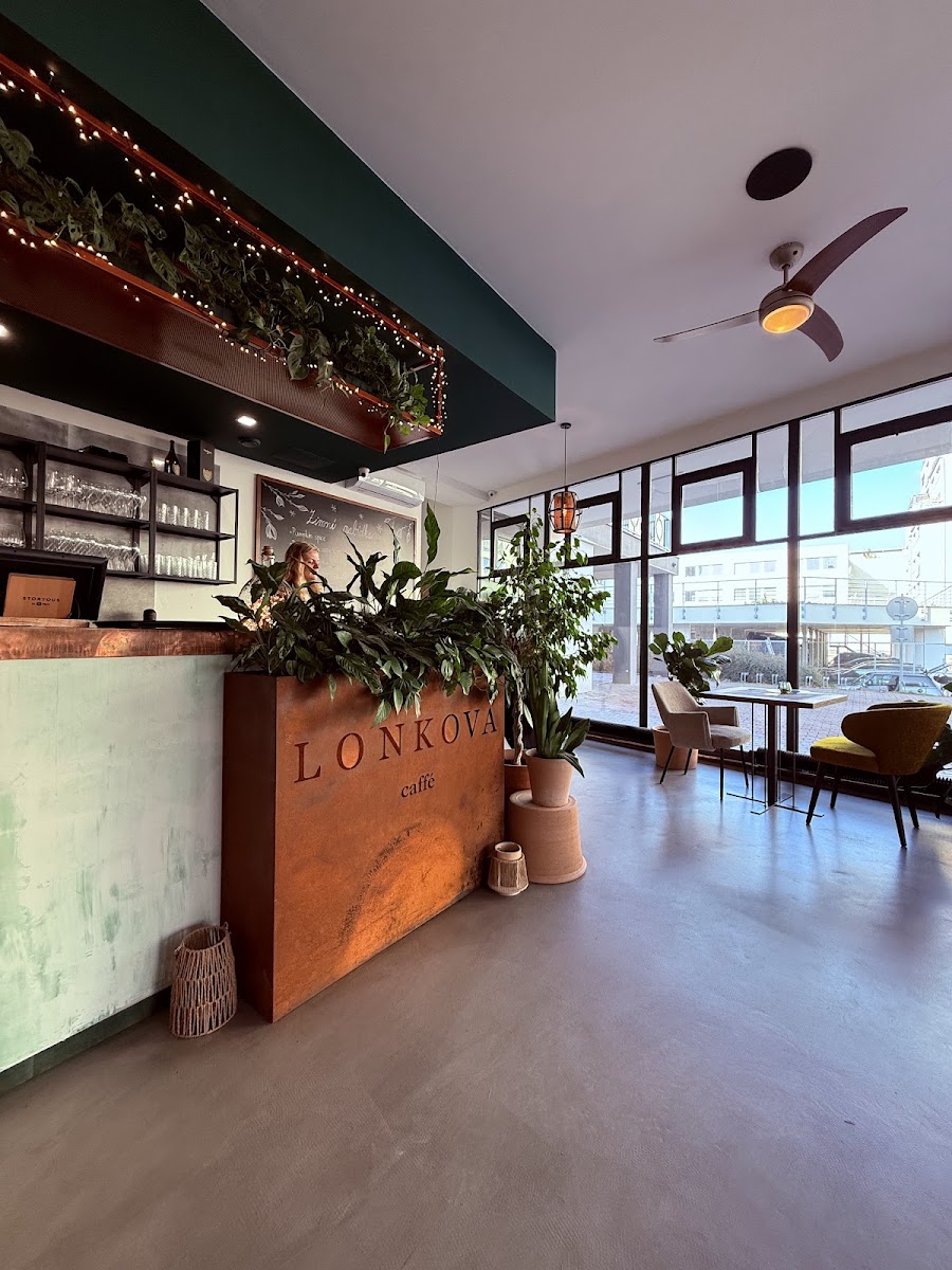 Lonkova Caffé