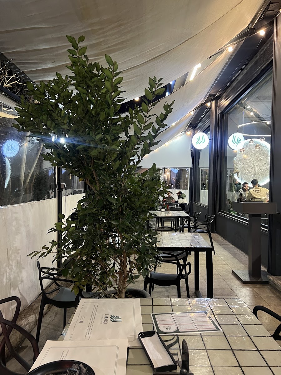 Lazaro Cafe - Photo 2