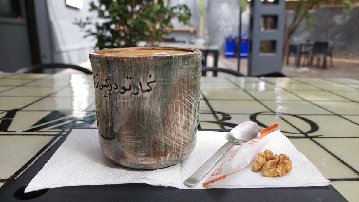 Lazaro Cafe - Photo 3