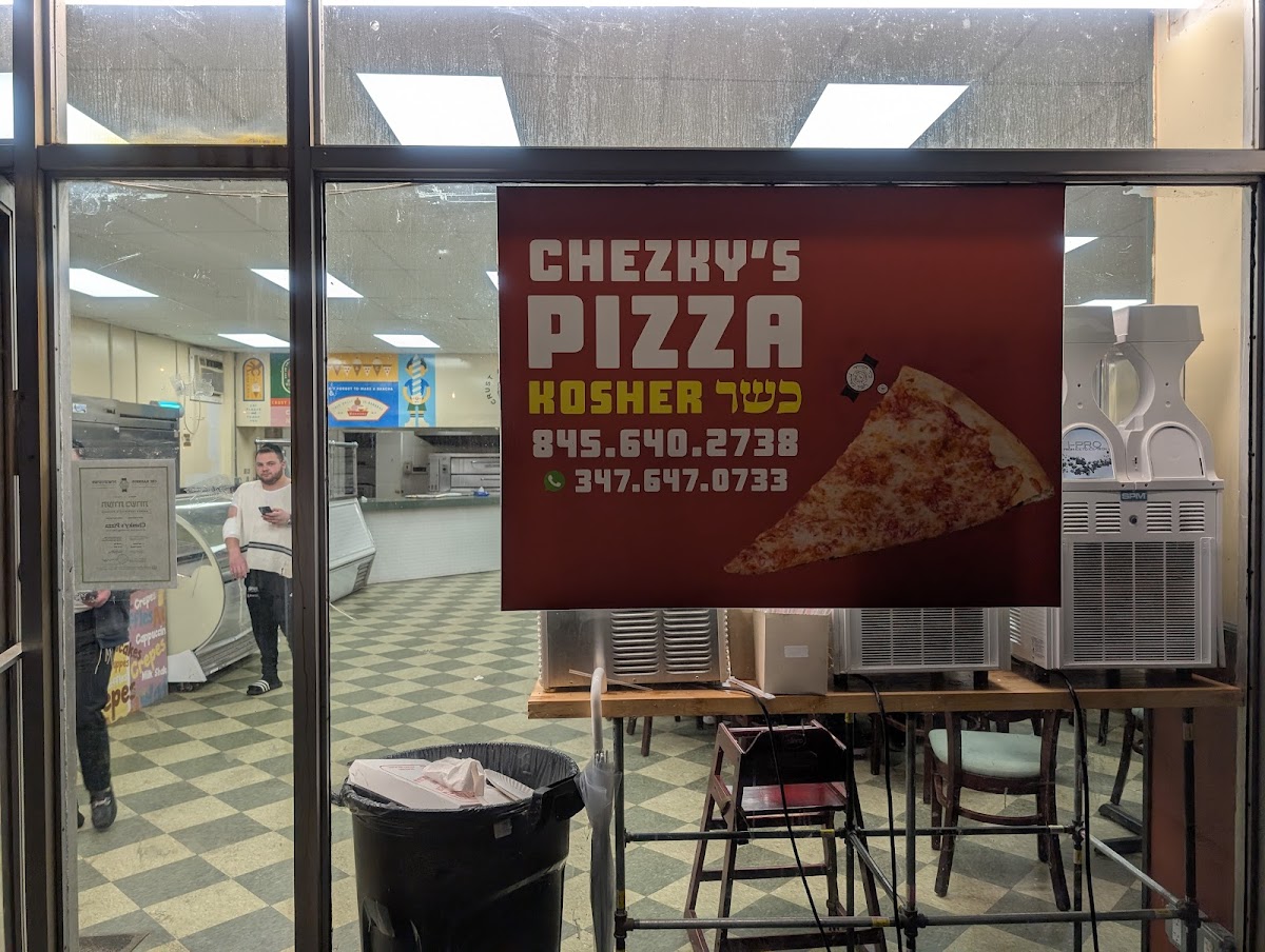 Chezky's Pizza - Photo 6