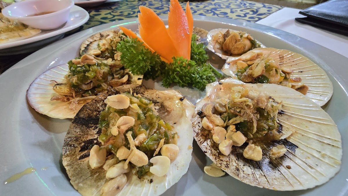 White Sails Fresh Sea Food - Photo 3