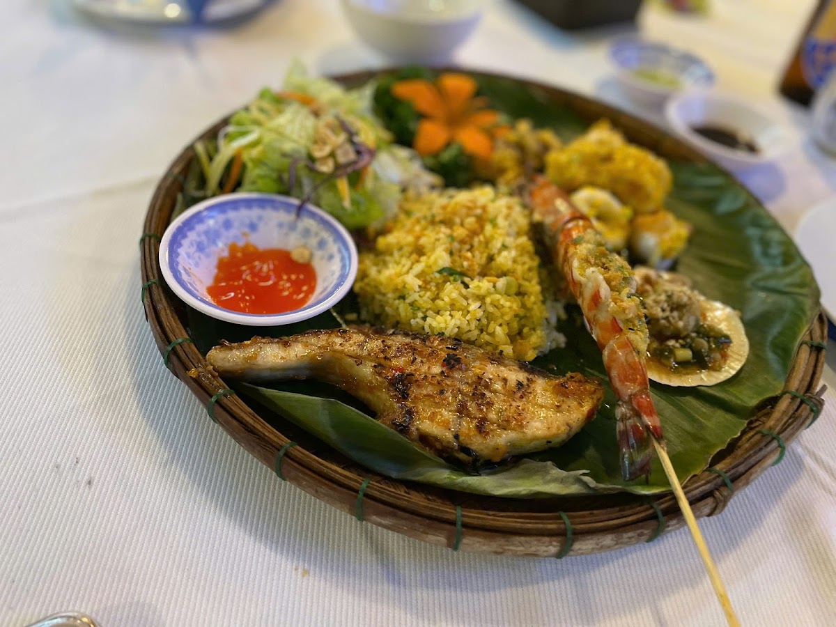 White Sails Fresh Sea Food - Photo 4