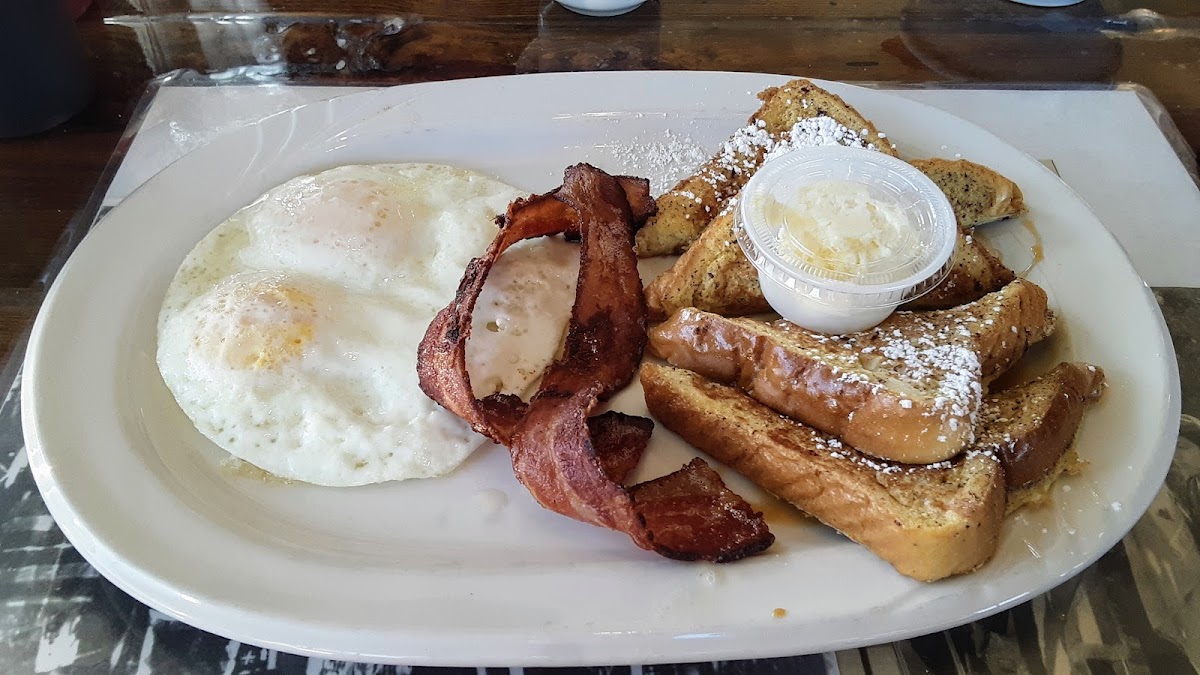 Eagle Crossing Restaurant - Photo 1