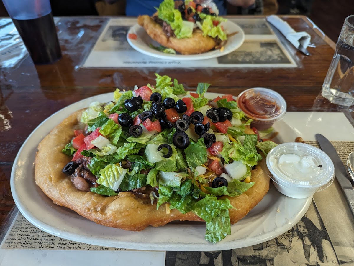 Eagle Crossing Restaurant - Photo 4