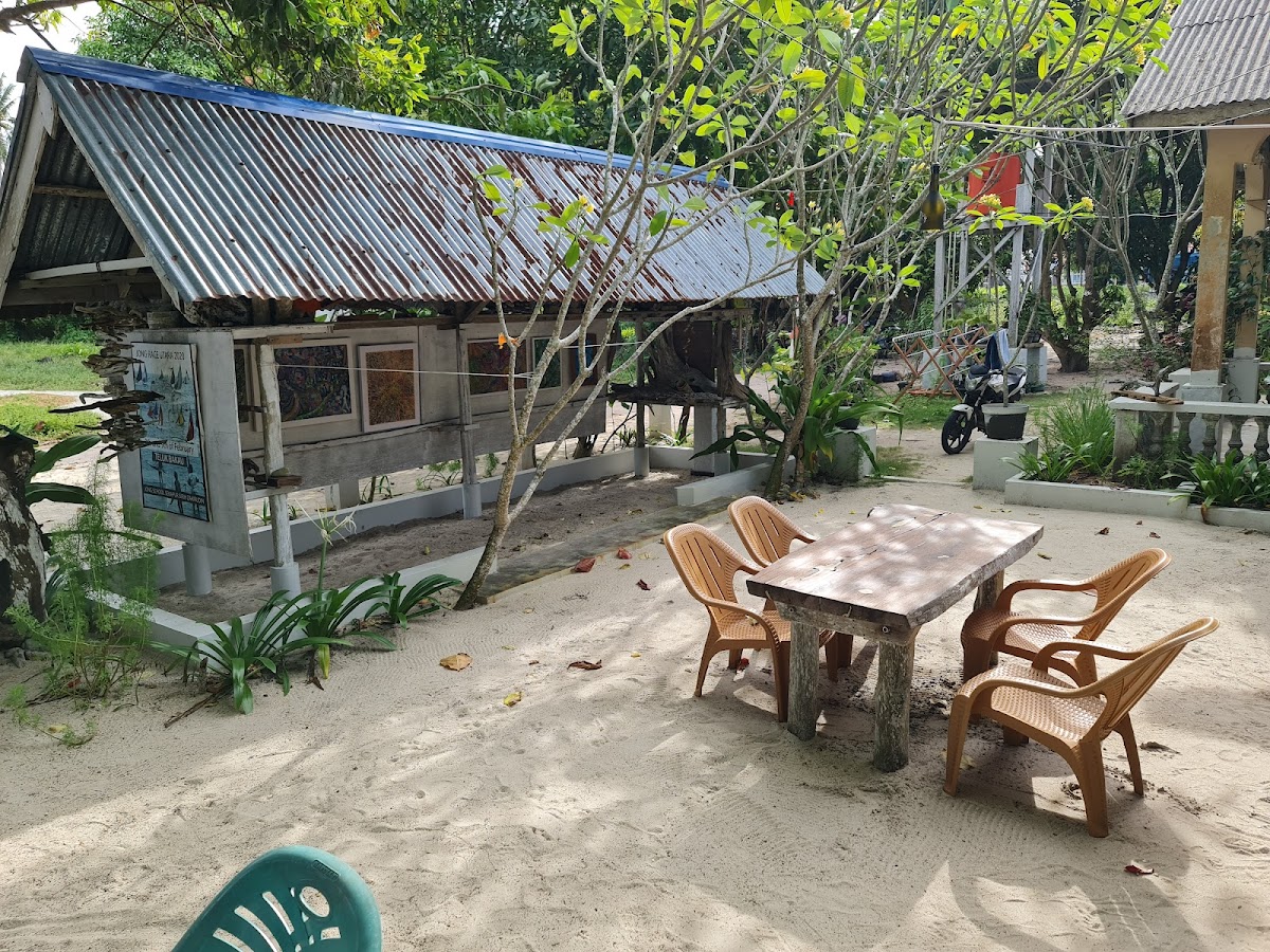Planet Samudra cafe/ Jong school