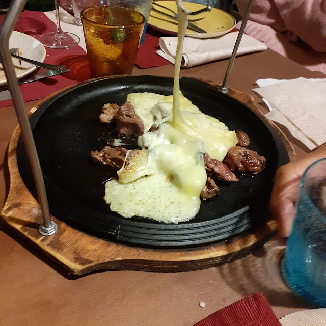 Arrosto Misto Con Caciocavallo Impiccato