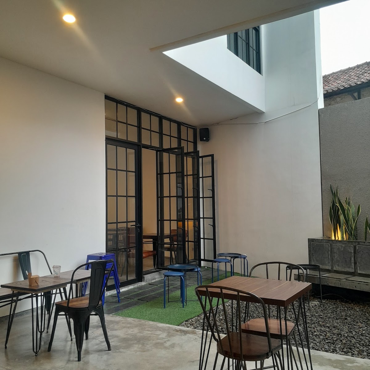 911 Coffee Buah Batu - Photo 2