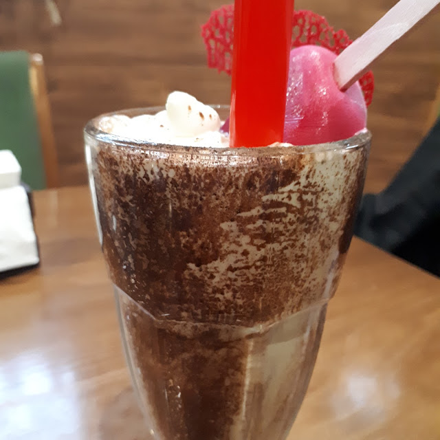 شیک کرم و شکلات
