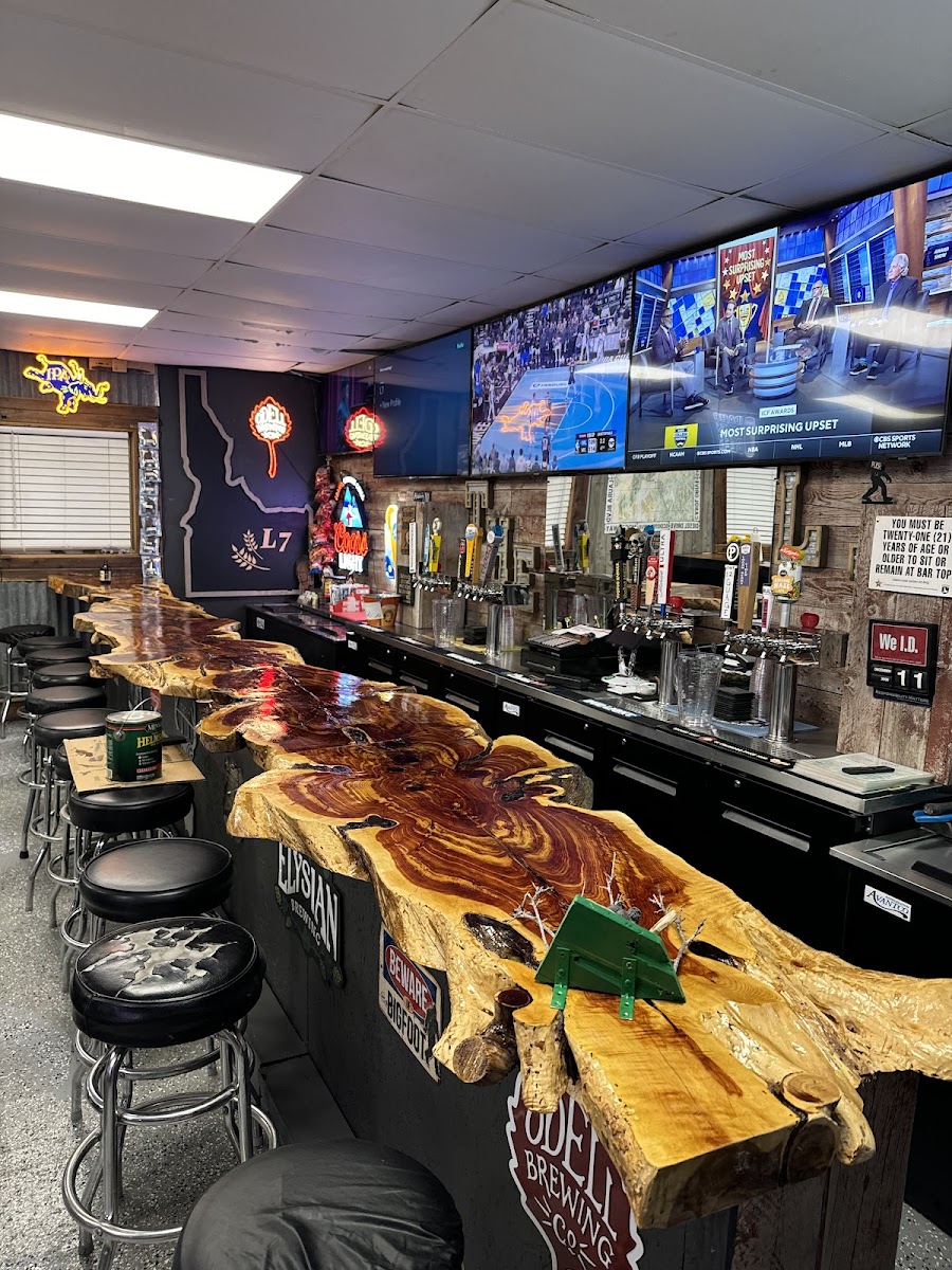 L7 Grill & Taphouse