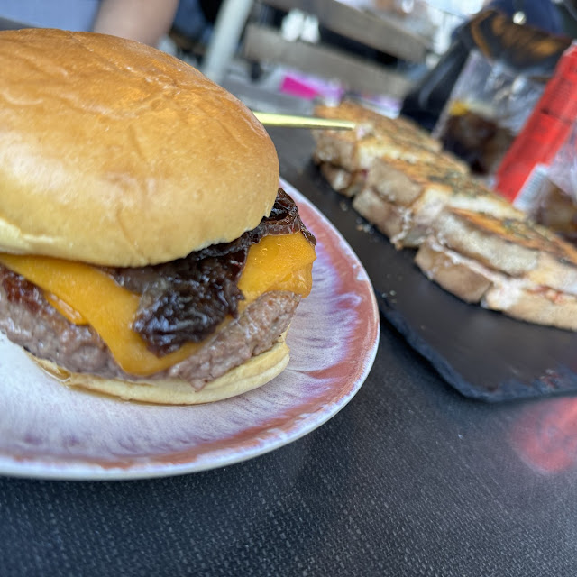 Cheeseburger