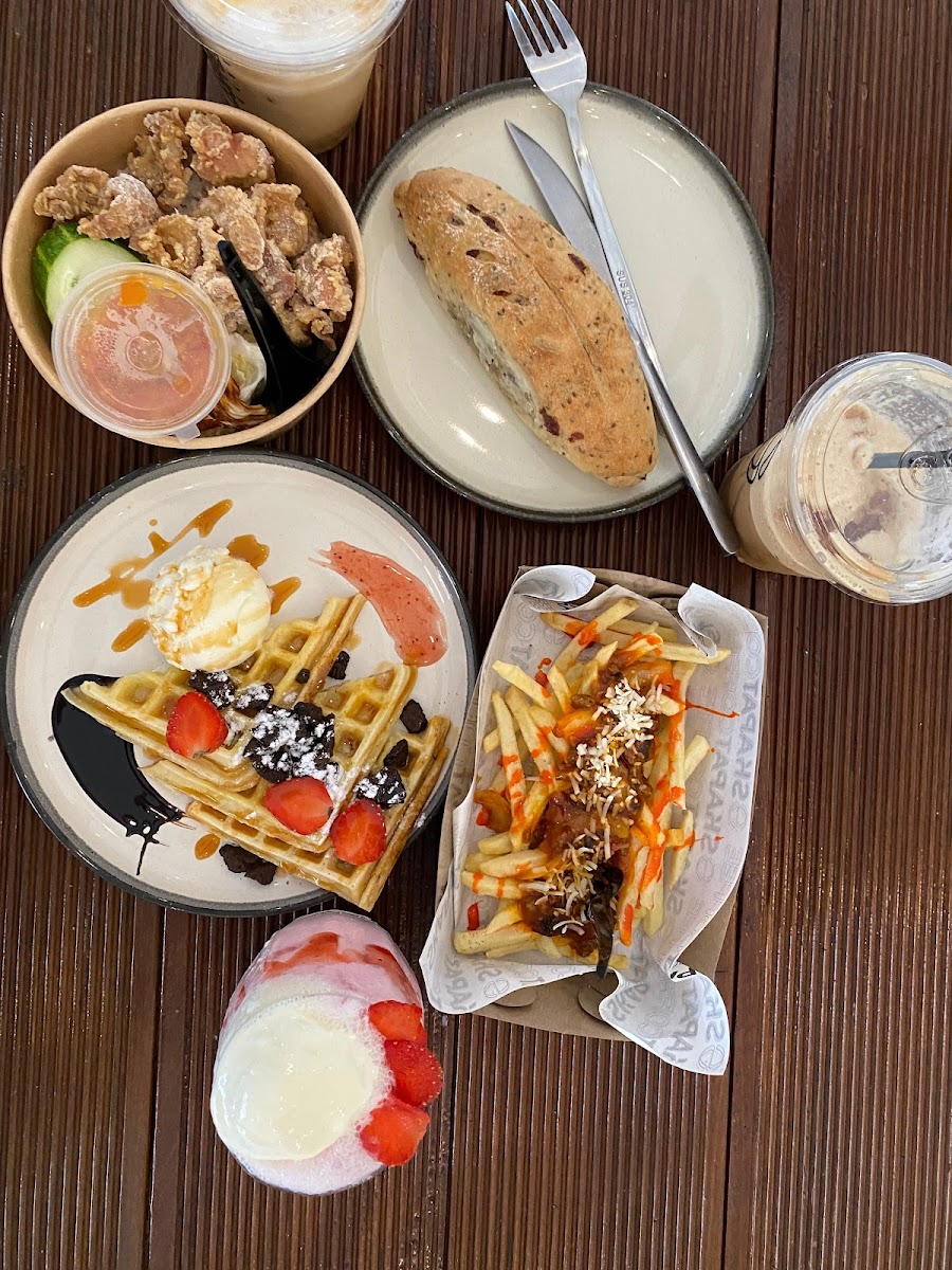 SKAPAT COFFEE HOUSE - Photo 3