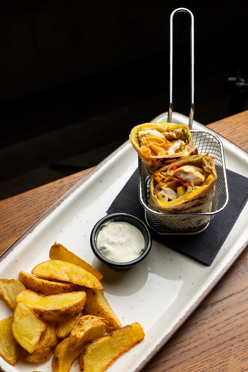 Bardini Restaurant & Bar - Photo 3