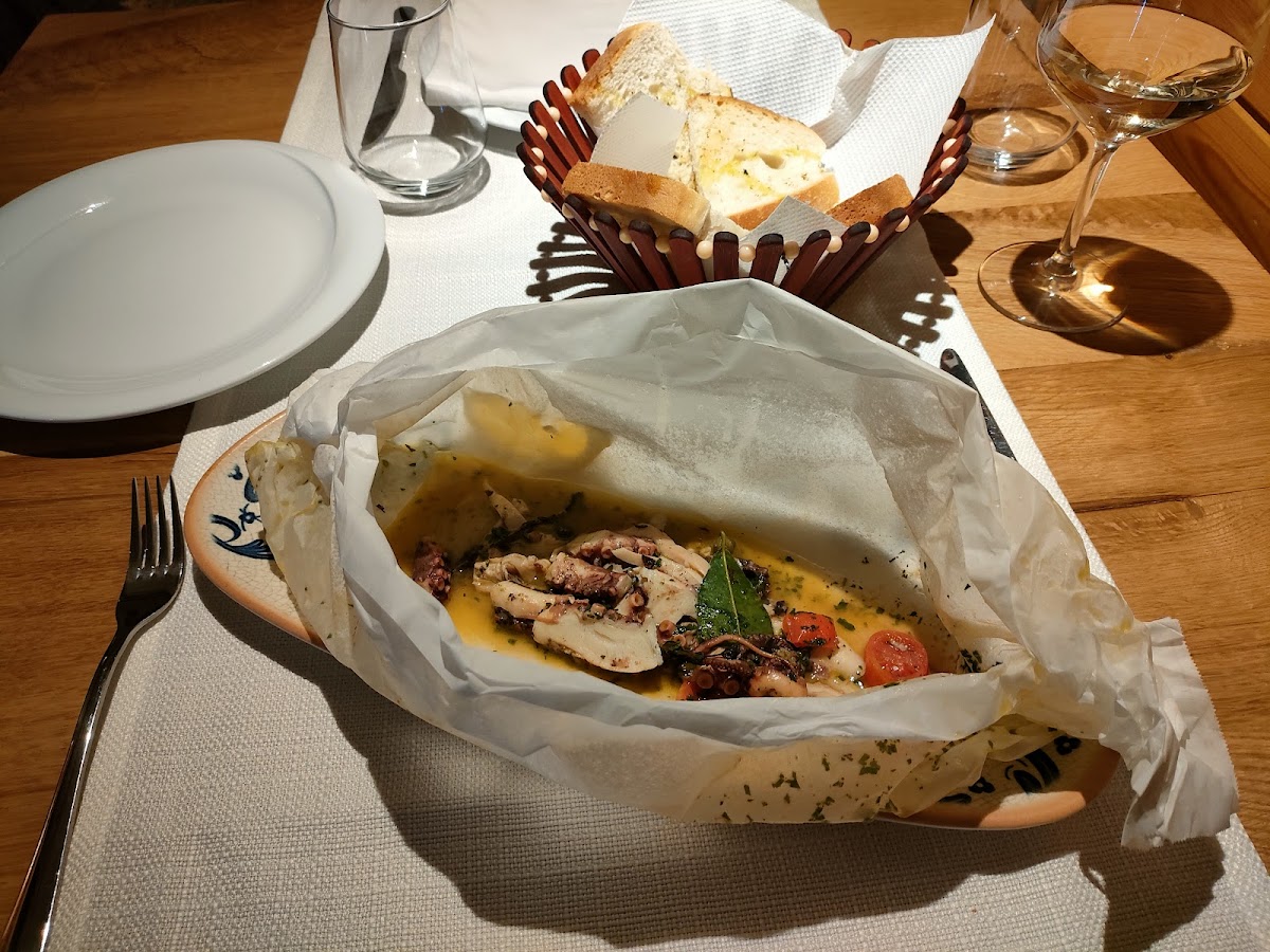 Fish Restaurant And Shop Varkat - Photo 2