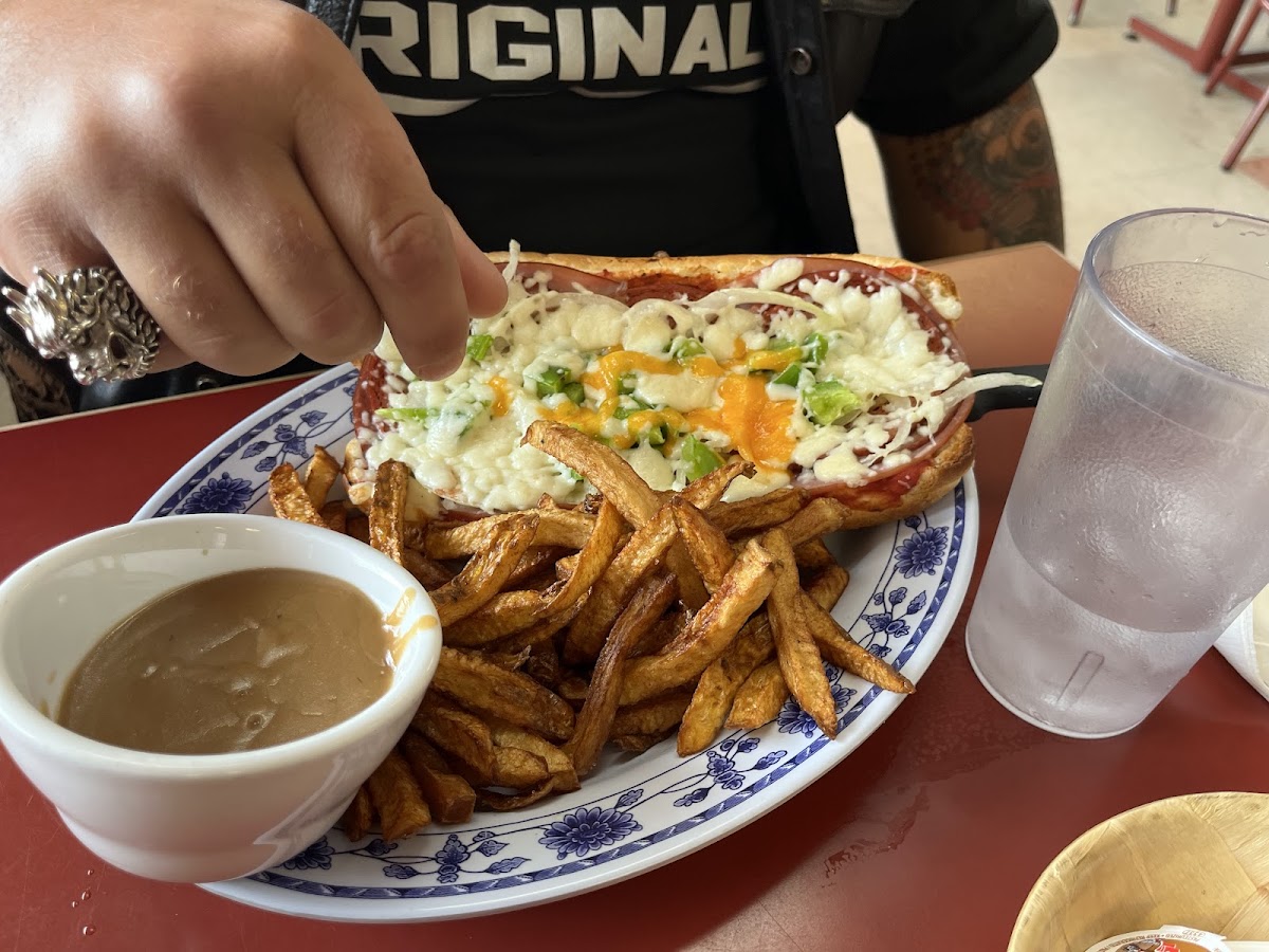 T&T Iron Horse Cafe - Photo 5