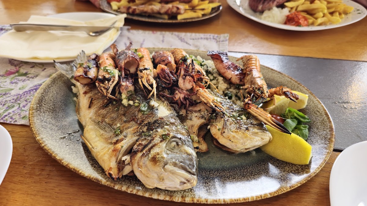 Konoba Okruk (Bistro Renata) - Photo 1