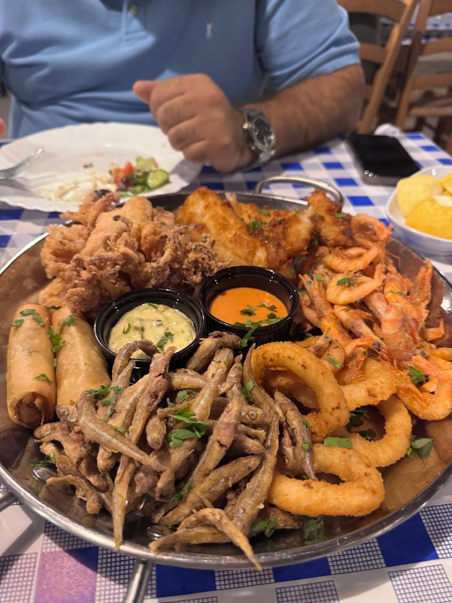 Glaros fish tavern - Photo 4