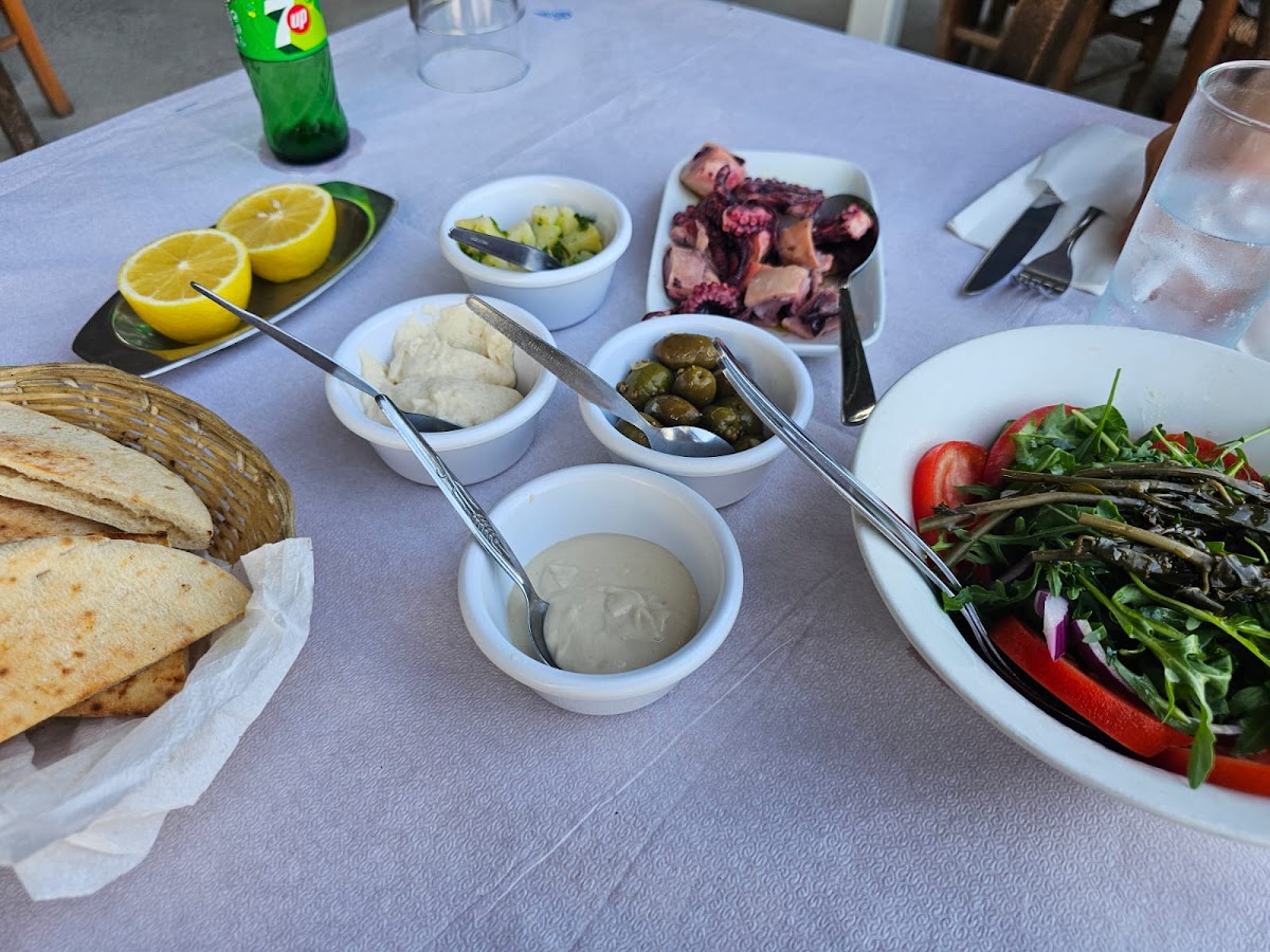Glaros fish tavern - Photo 7