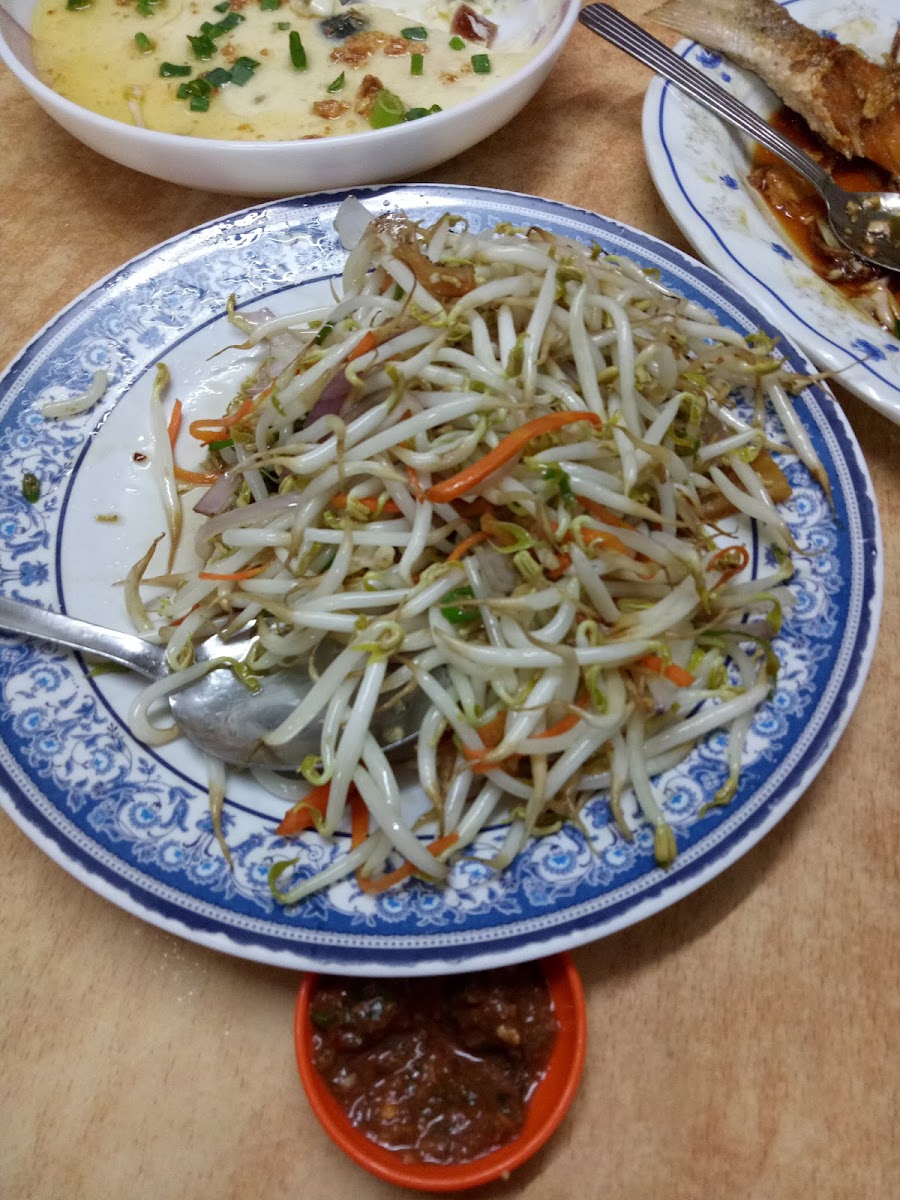 Restaurant Yee Li 蘭蘭茶餐室 Restoran Lan Utara - Photo 9