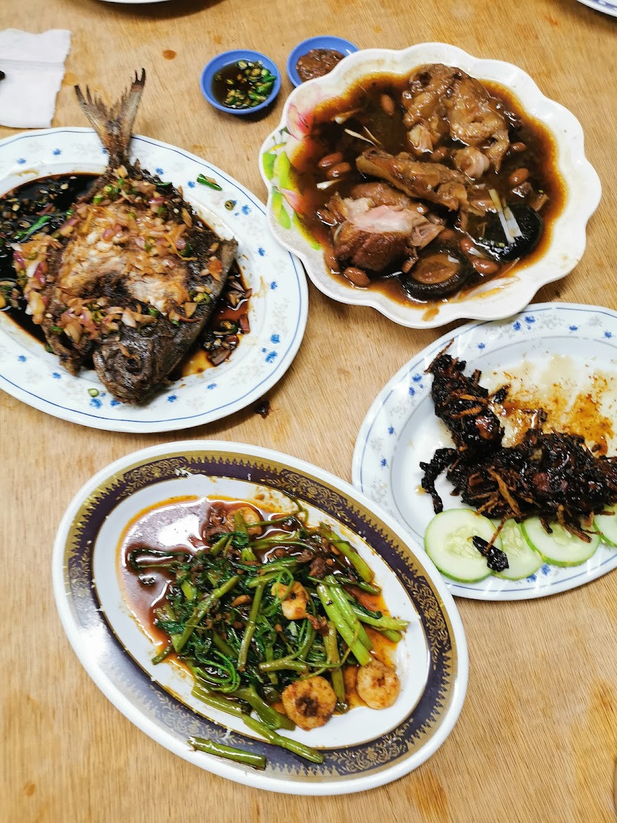 Restaurant Yee Li 蘭蘭茶餐室 Restoran Lan Utara - Photo 8